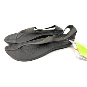 New Crocs Sexi Flip-Flops Espresso Ankle Strap Sandals Women’s Size 8